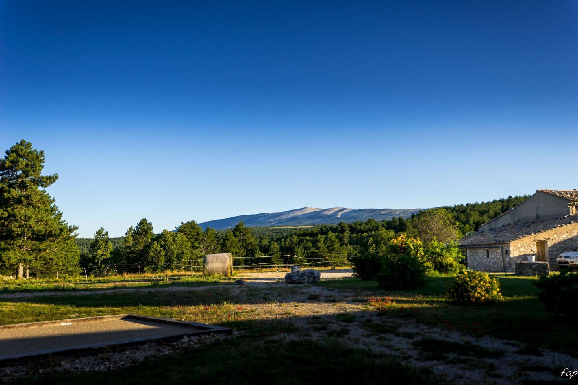 A Ventoux Yourte Monieux Eksteriør bilde